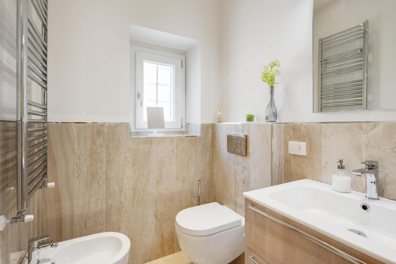 Palazzo Pitti & Ponte Vecchio Cozy Flat Apartment ฟลอเรนซ์ ภายนอก รูปภาพ